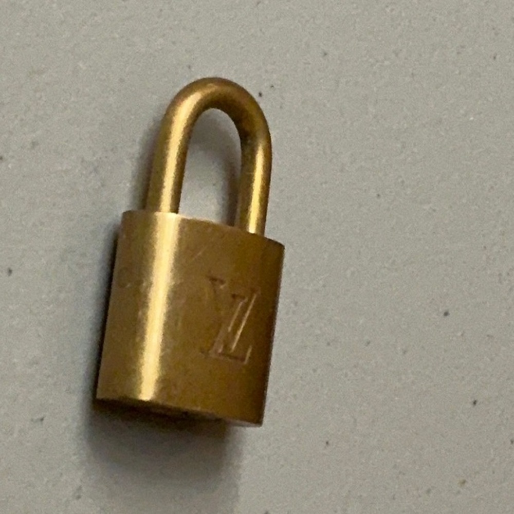 Louis Vuitton Key Lock For Neckalace